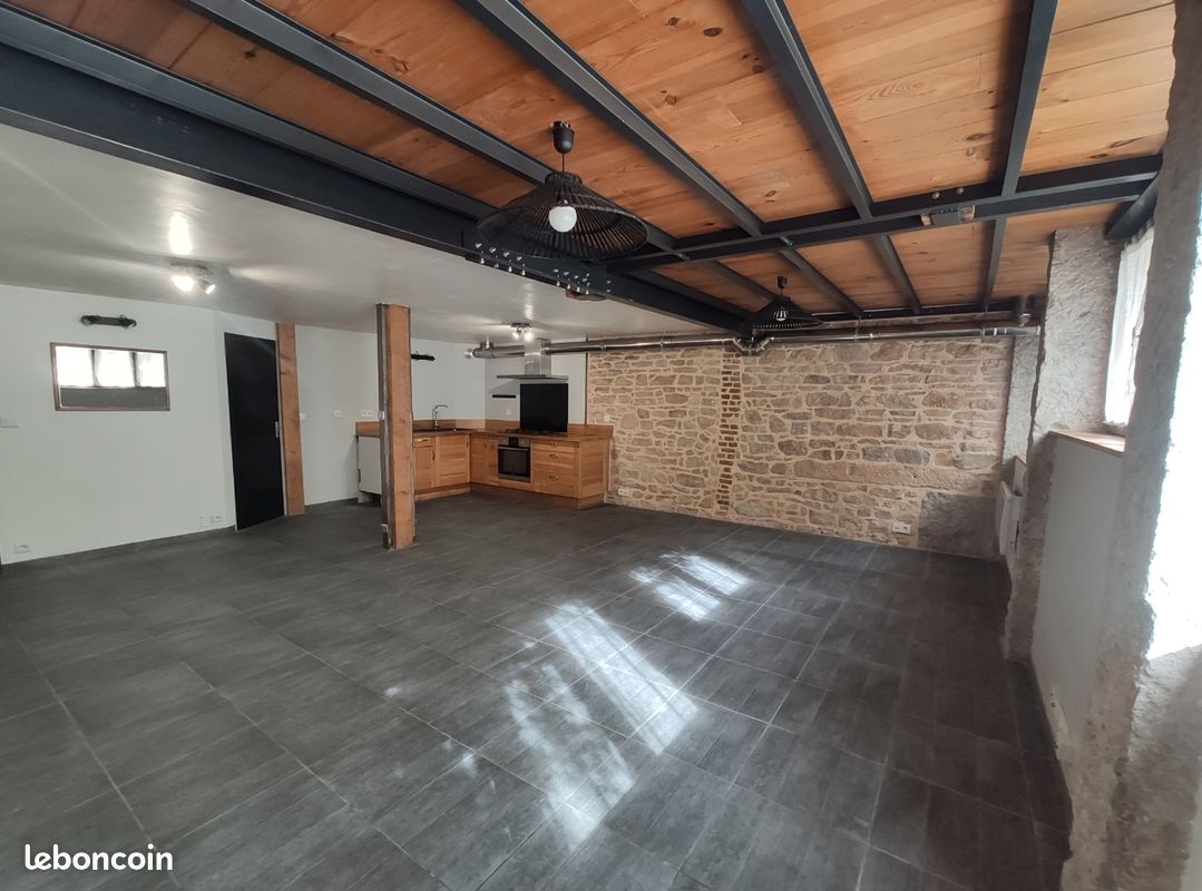 Appartement 4 pièces 85 m² · à Lyon · 85 m² · 1 210 €/mois