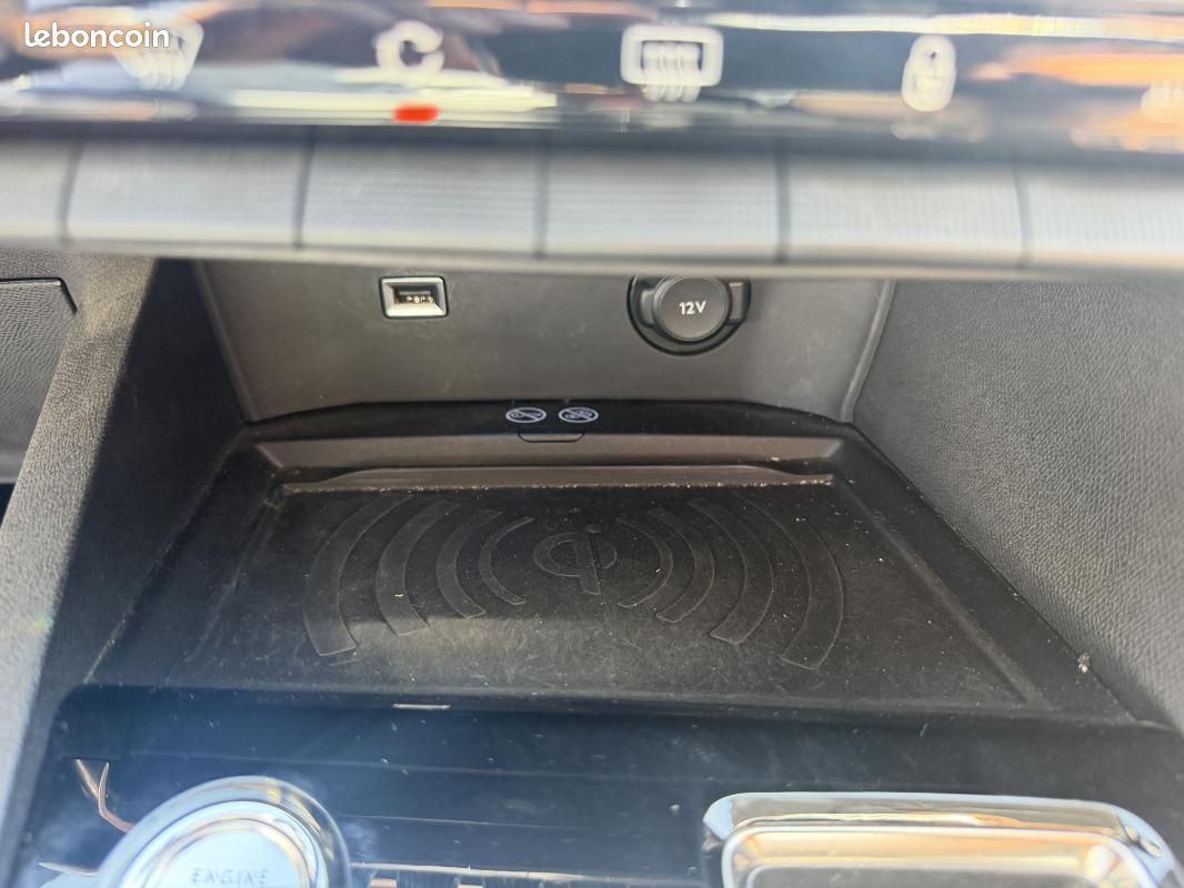 Peugeot 3008 HYBRID 225ch Roadtrip (image 15)