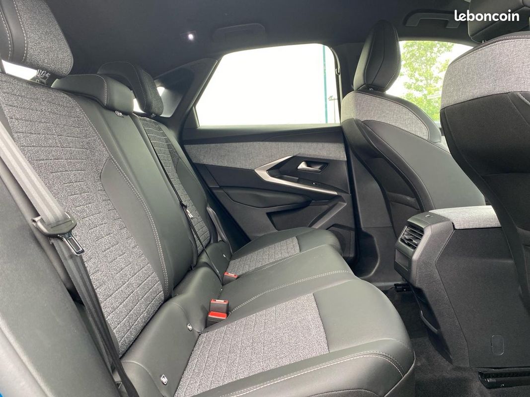 PEUGEOT 3008 1.2 hybrid 145 allure e-dcs6 (image 13)