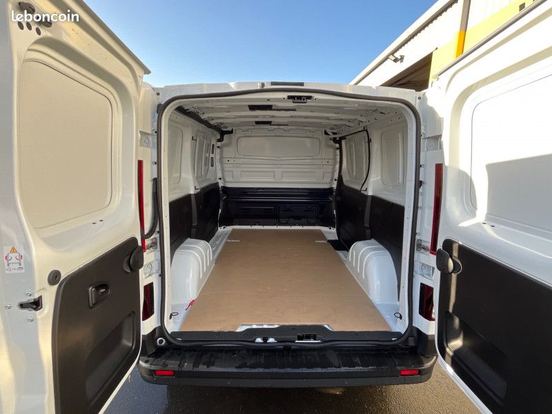 Renault TRAFIC III FG L1H1 2T8 2.0 BLUE DCI 130CH EXTRA -25 (image 11)