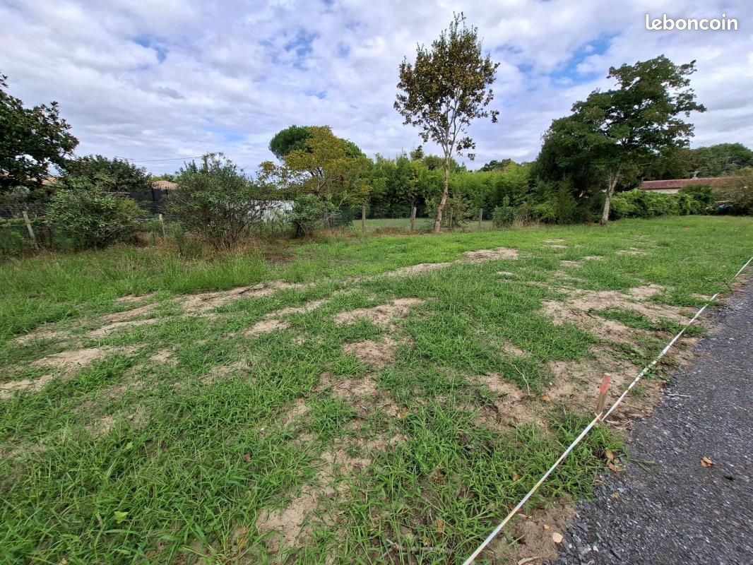 Terrain 600 m² Dax · 80 000 €