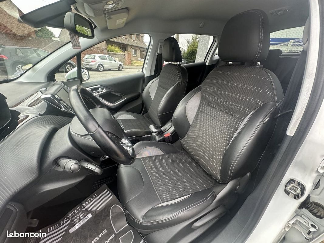 Peugeot 2008 1.6 BlueHDi 120 Allure + Options (image 7)