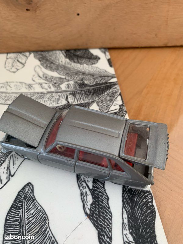 Dinky Toys N°537 Renault R16 Grise – Pneus Dunlop Nervurés, Sans Boîte