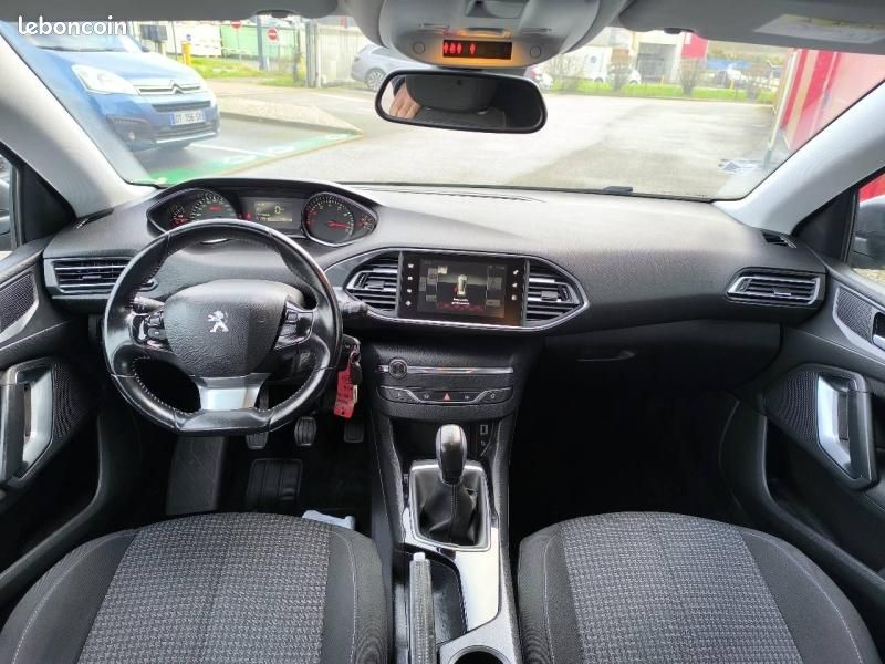 Peugeot 308 SW 1.2 PureTech 110ch Style S&S (image 16)