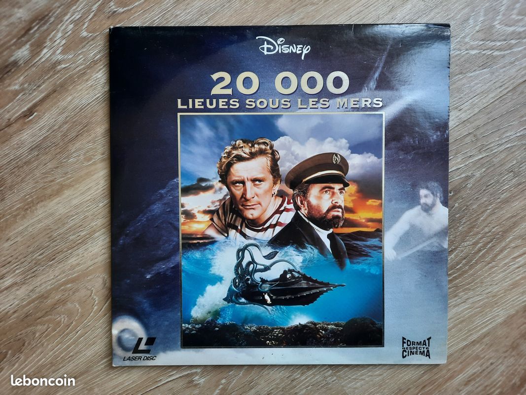 20000 Lieues Sous Les Mers Illustration Page De Garde Laserdisc Film 20000 LIEUES SOUS LES MERS en très bon état, 5 euros