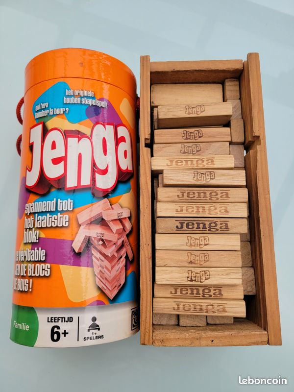 Hasbro - A2120E241 - Jenga - Jeu d'adresse en Bois