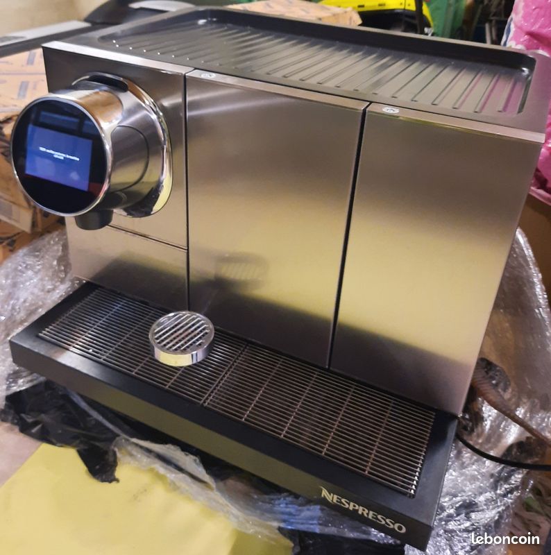Machine à café professionnelle Nespresso Momento 120 - Très bonne état - (image 1)