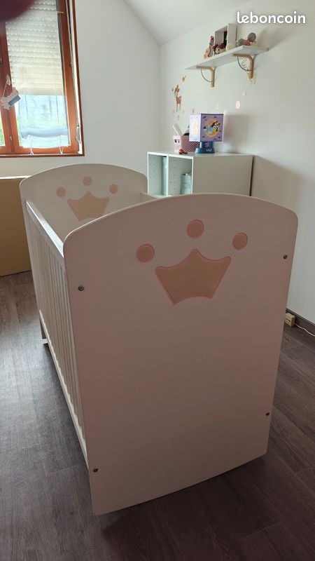 Lit bébé avec planche à langer (image 2)