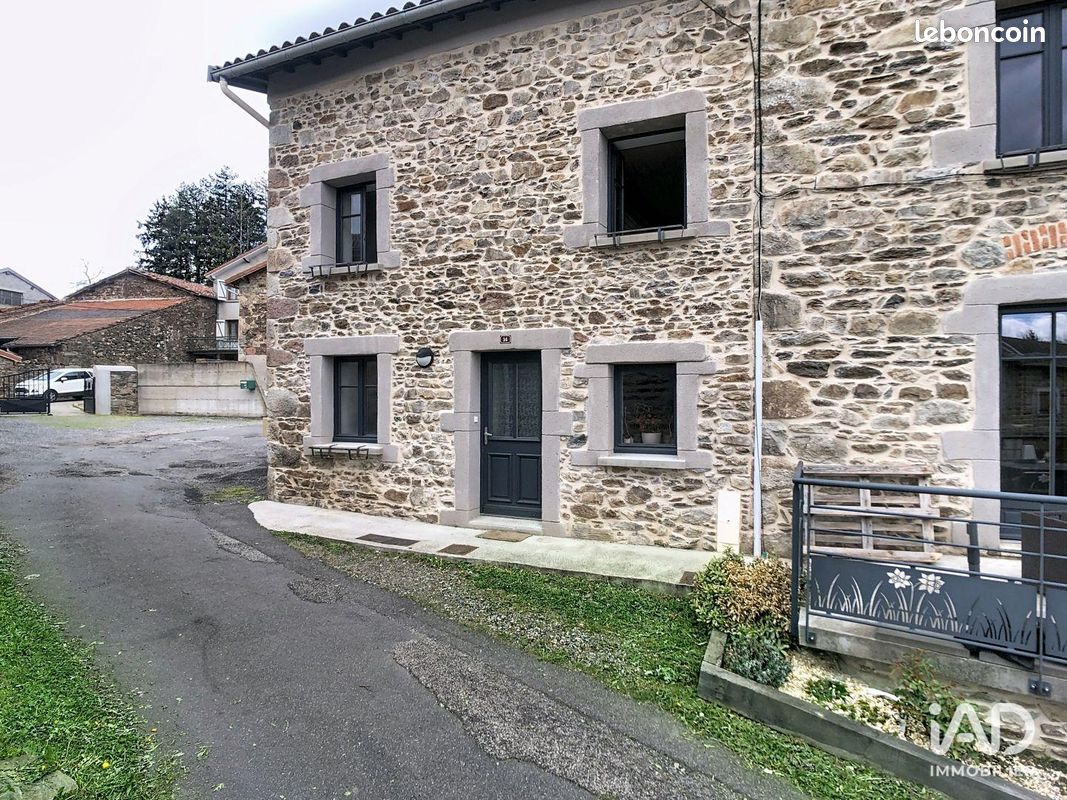 Appartement 4 pièces 83 m² · à Larajasse · 83 m² · 159 000 €