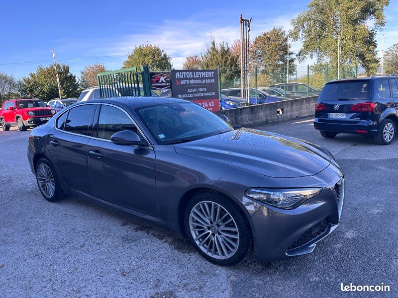Alfa Romeo Giulia 2.2 JTD 16V 180 cv AT8 LUSSO BOÎTE AUTOMATIQUE LED 2018 (image 5)