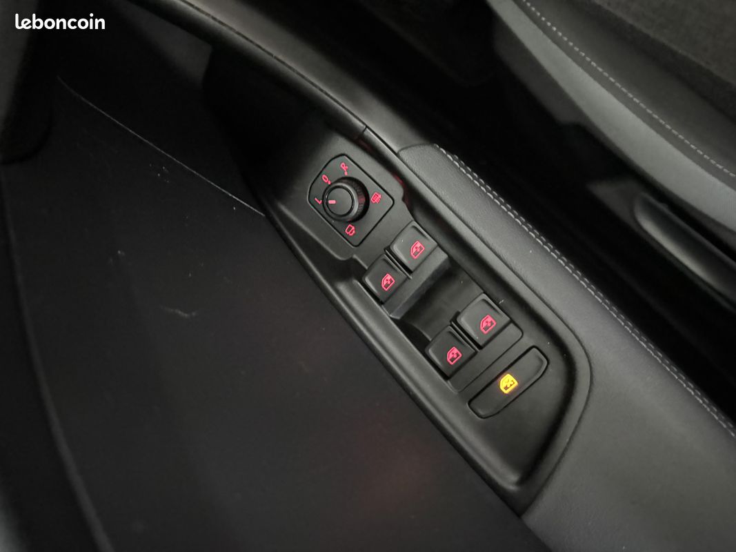 AUDI A1 Sportback 30 TFSI 110 ch S tronic 7 Advanced 2 (image 16)