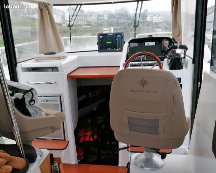 Jeanneau Merry Fisher 855 Marlin – 2x200cv Yamaha – Commande électrique (image 4)