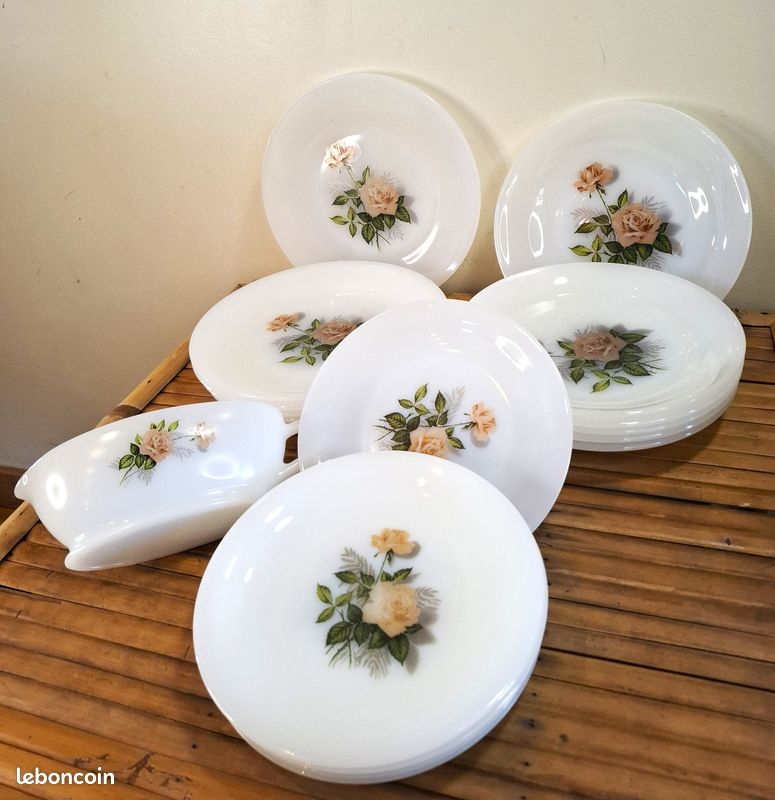 6 Assiettes à Dessert Arcopal Vintage Décor Roses Rouges - Vaisselle Française Ancienne