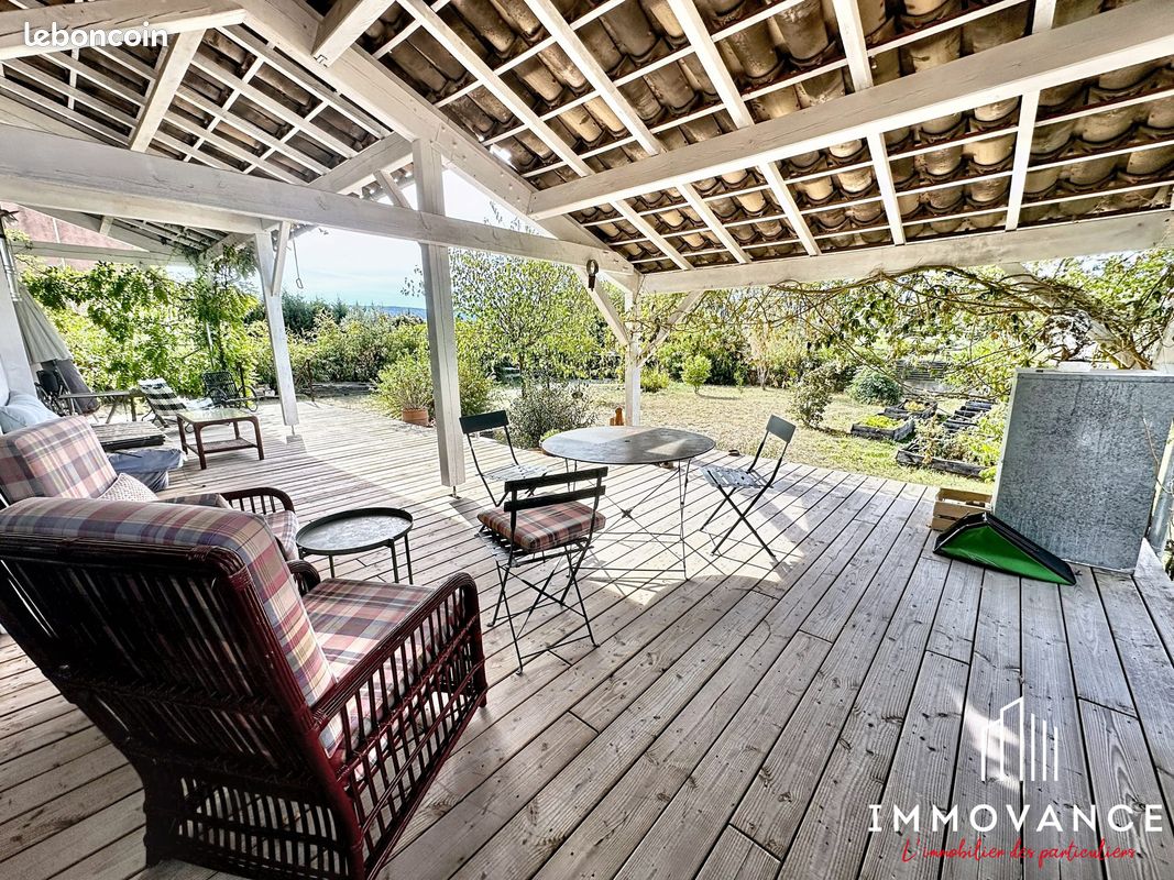 Maison 10 pièces 257 m² · à Claret · 257 m² · 447 000 €