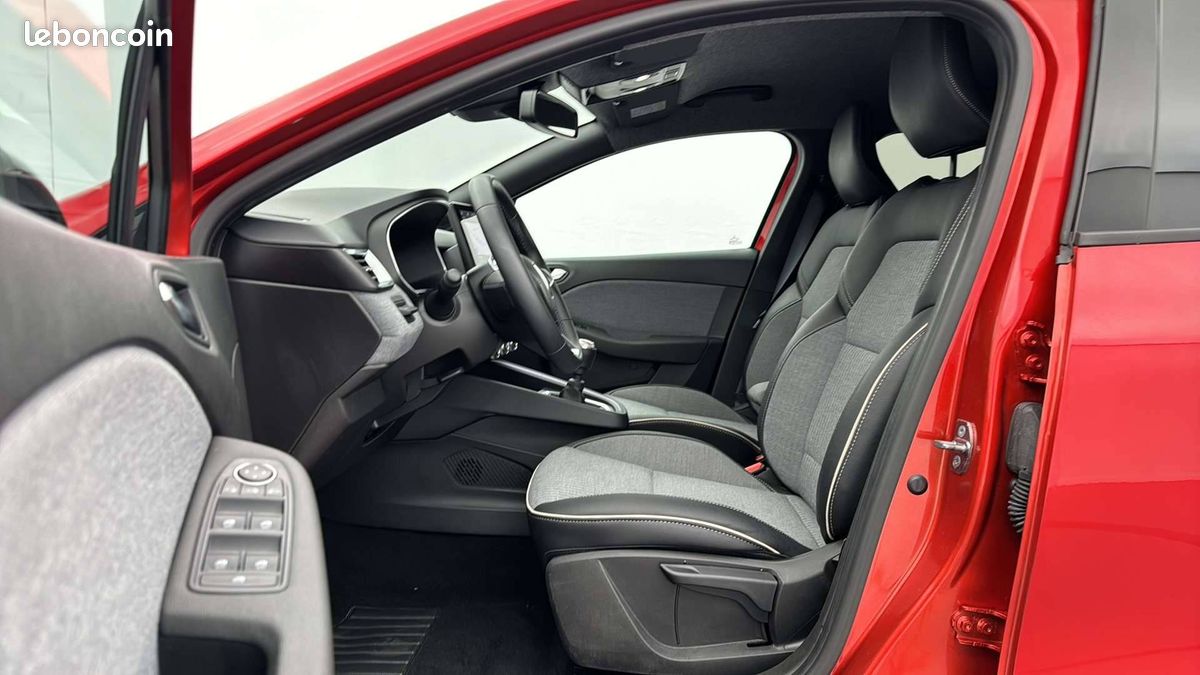 Renault clio tce 90 ch gsr2 techno (image 25)