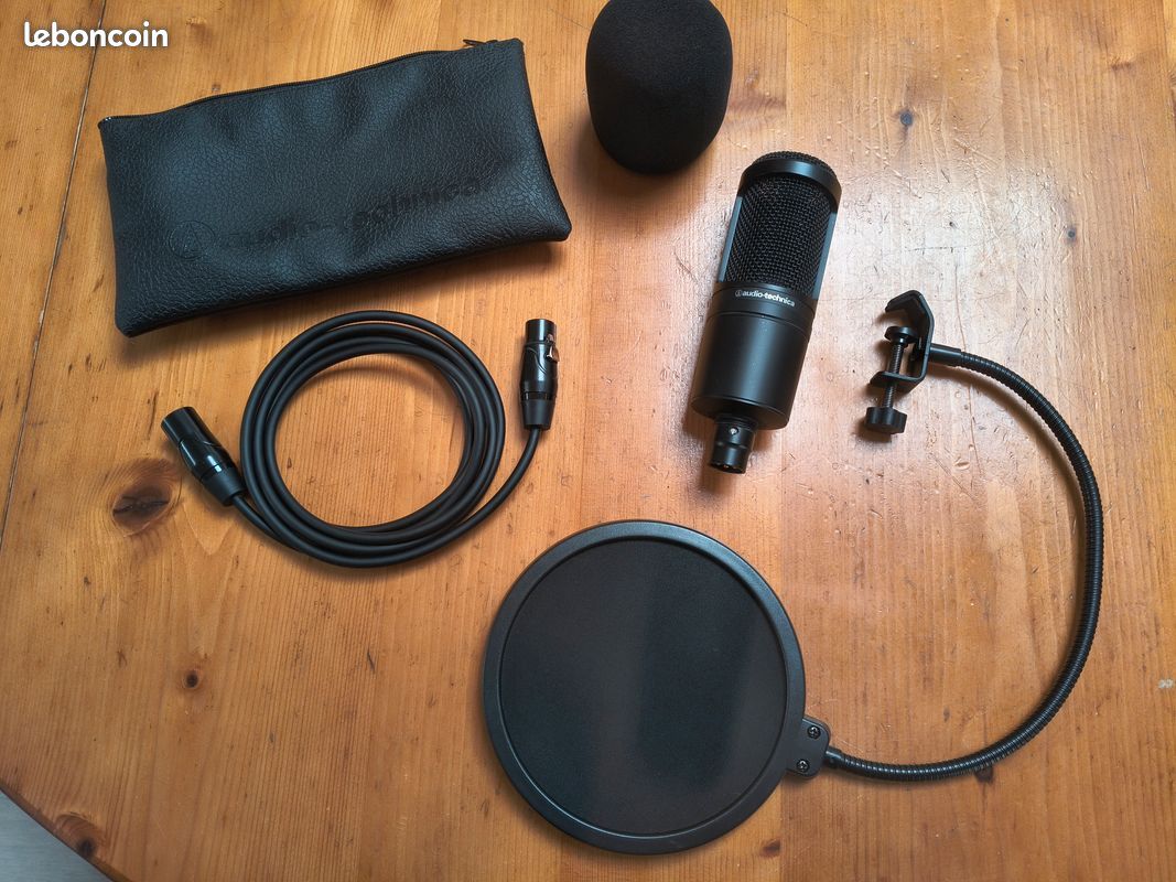 Vente Audio-Technica AT2020 Microphone presque neuf packaging complet avec carte son Focusrite Scarlett 2i2 3rd Gen (image 1)