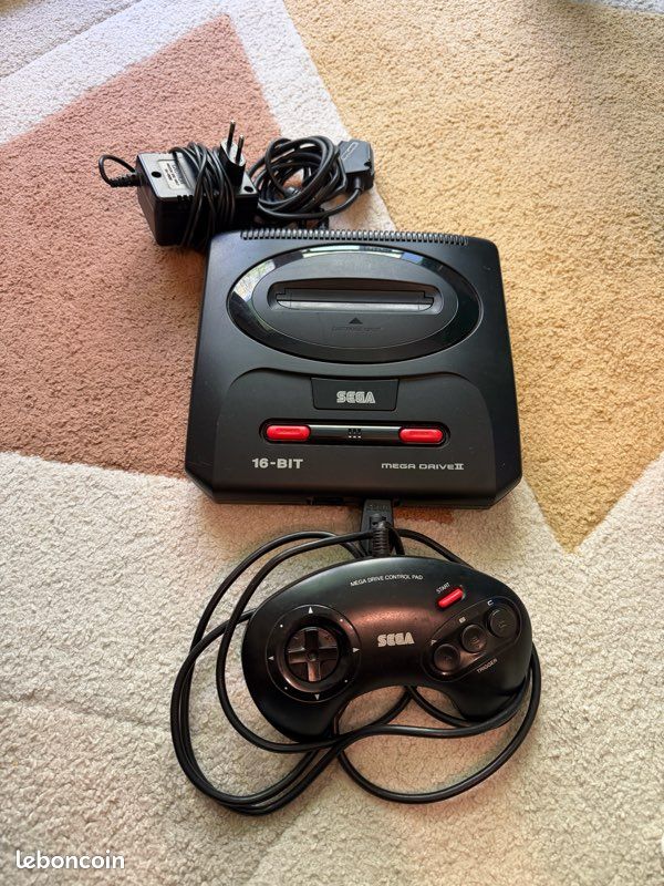 Sega mega drive II 7 jeux et 2 manettes - Consoles