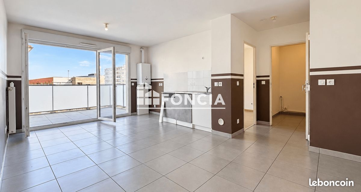 Parking 44 m² · à Villeurbanne · 44 m² · 160 000 €