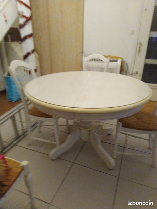 Table ronde en chêne blanc (image 1)
