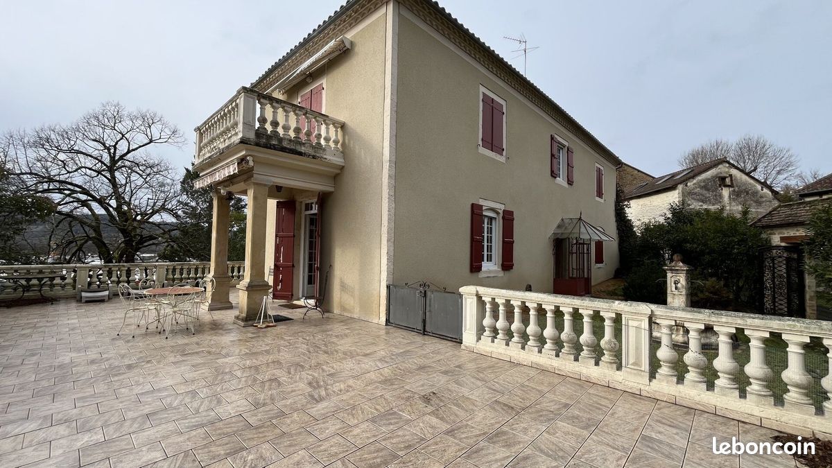 Maison 8 pièces 240 m² (image 2)