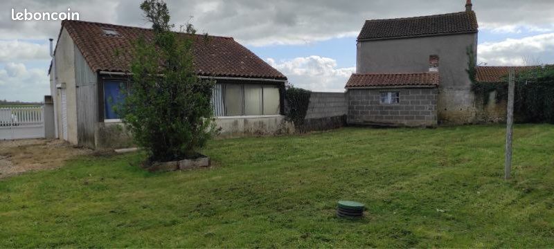 Maison 7 pièces 126 m² · à Sainte-Gemme-la-Plaine · 126 m² · 180 000 €