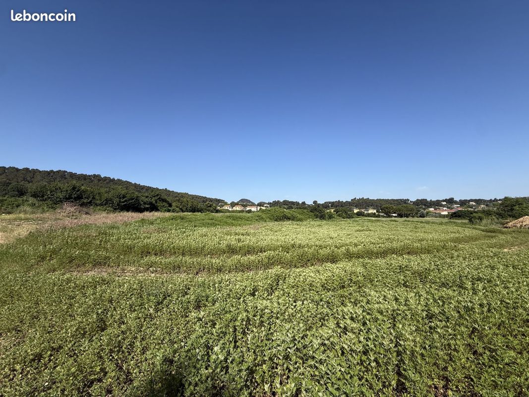 Terrain 905 m² · à Gardanne · 905 m² · 299 000 €