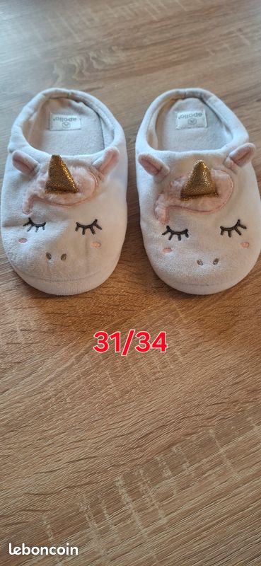 Chaussons licorne Fille 31/34 TBE (image 1)