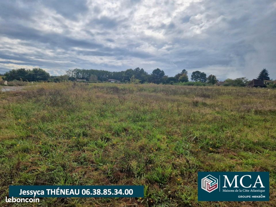 Terrain 800 m² · à Carcarès-Sainte-Croix · 54 400 €