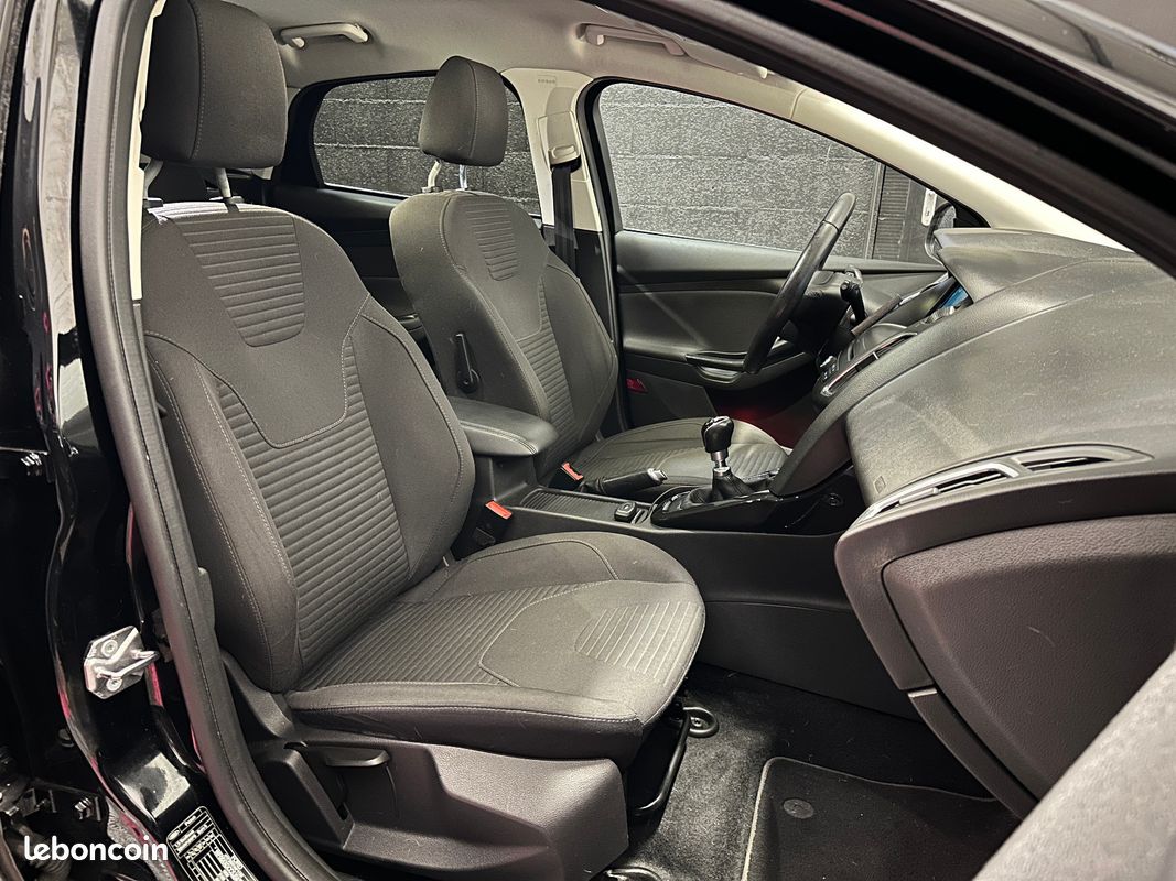 FORD FOCUS 1.0 EcoBoost 125ch Titanium (image 16)