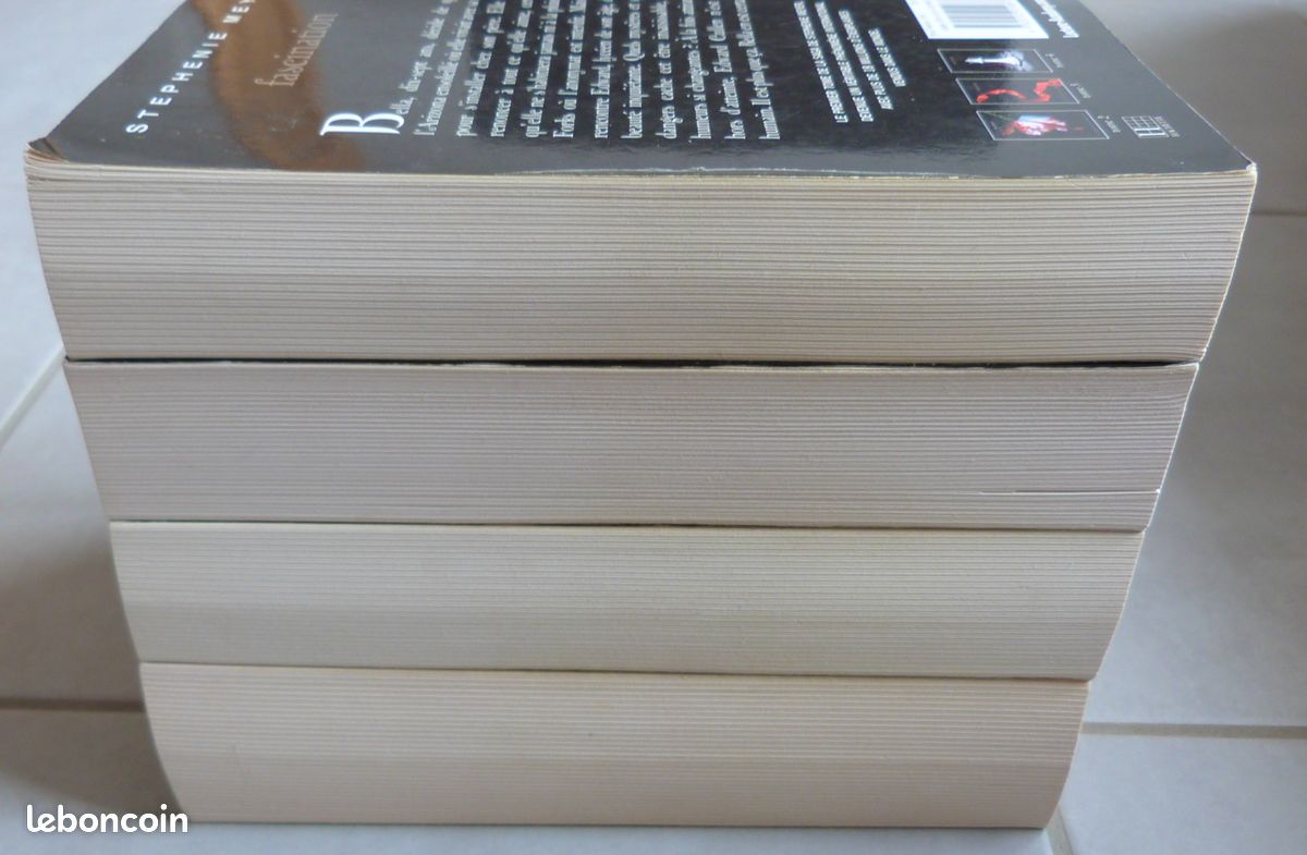 Livre Twilight tome 1 à 4 (image 5)