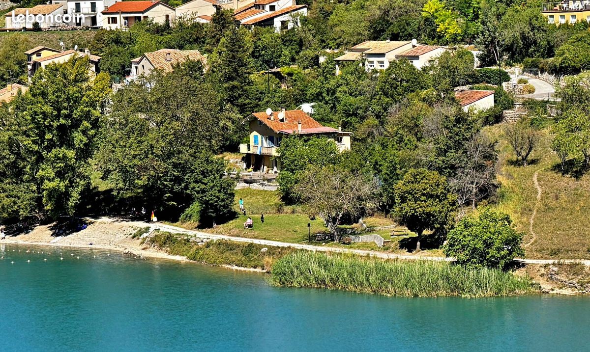 Immeuble 3 pièces 110 m² · à Saint-Julien-du-Verdon · 110 m² · 550 000 €