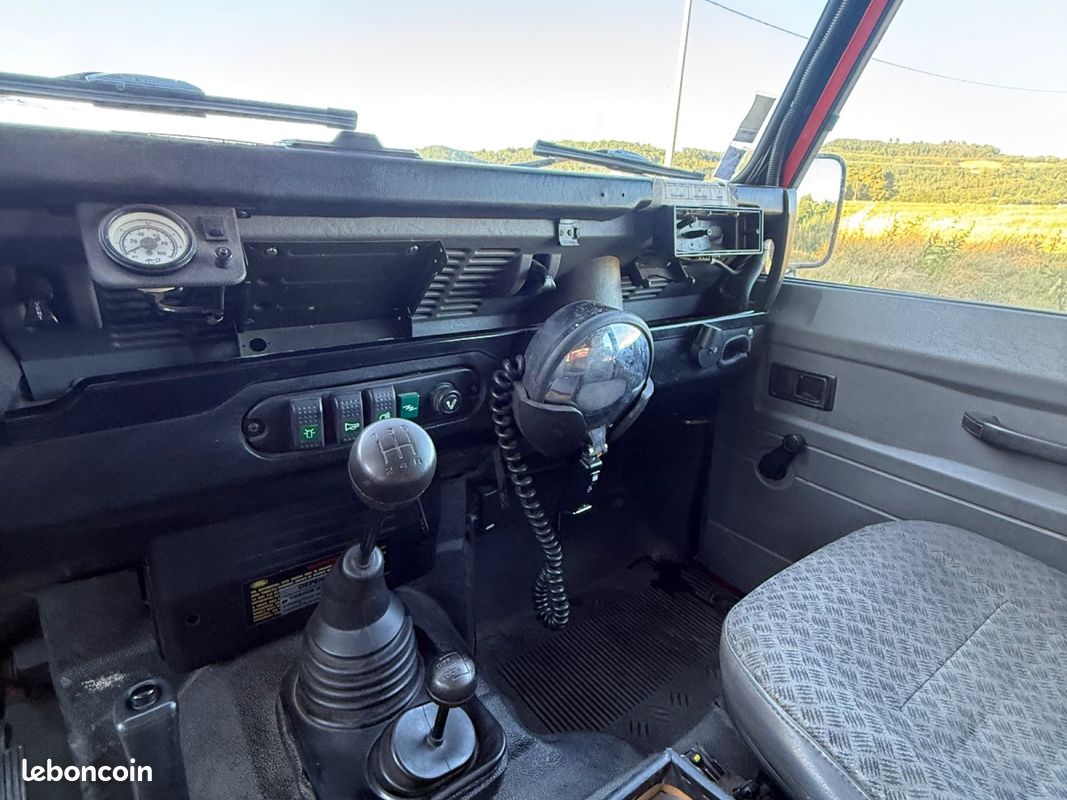 LAND ROVER 110 DEFENDER 130 Td5 19800km (image 11)