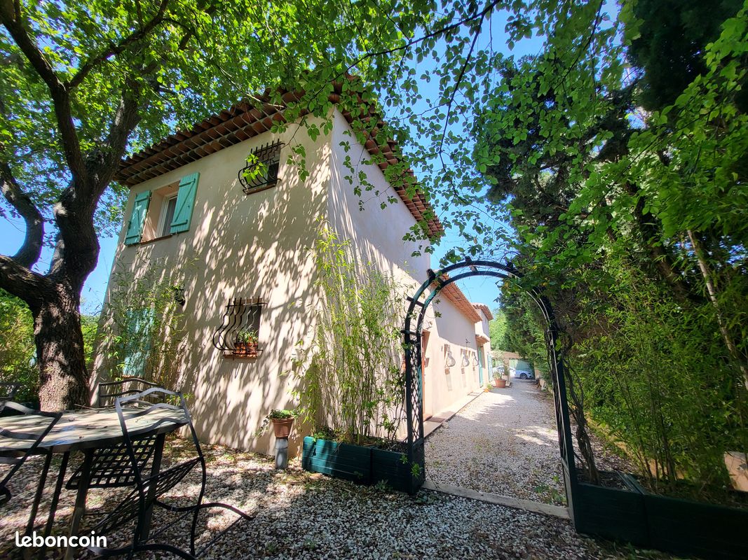 Maison 12 pièces 320 m² · à Aix-en-Provence · 320 m² · 1 580 000 €