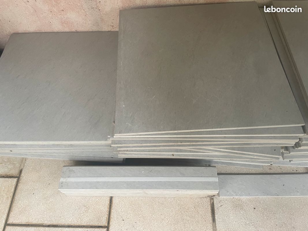 Carreaux mat gris clair 40x40 (image 1)