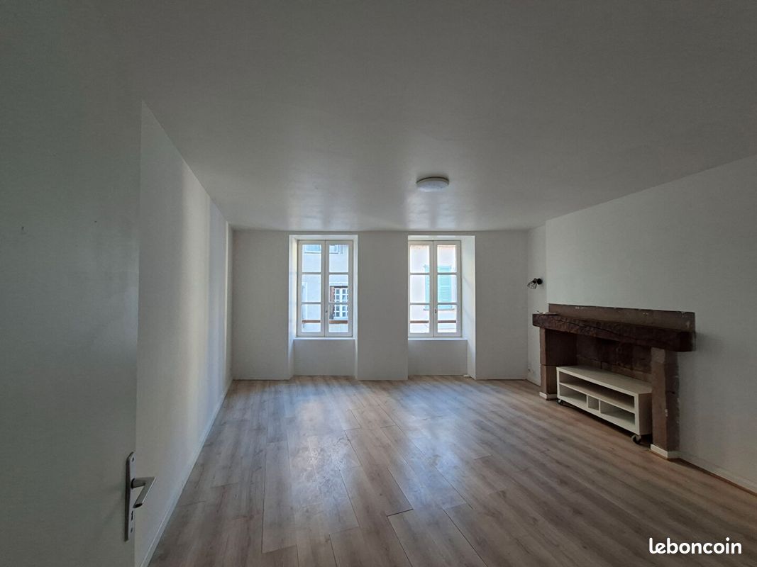 Appartement 4 pièces 71 m² · à Saint Geniez d'Olt Et d'Aubrac · 71 m² · 525 €