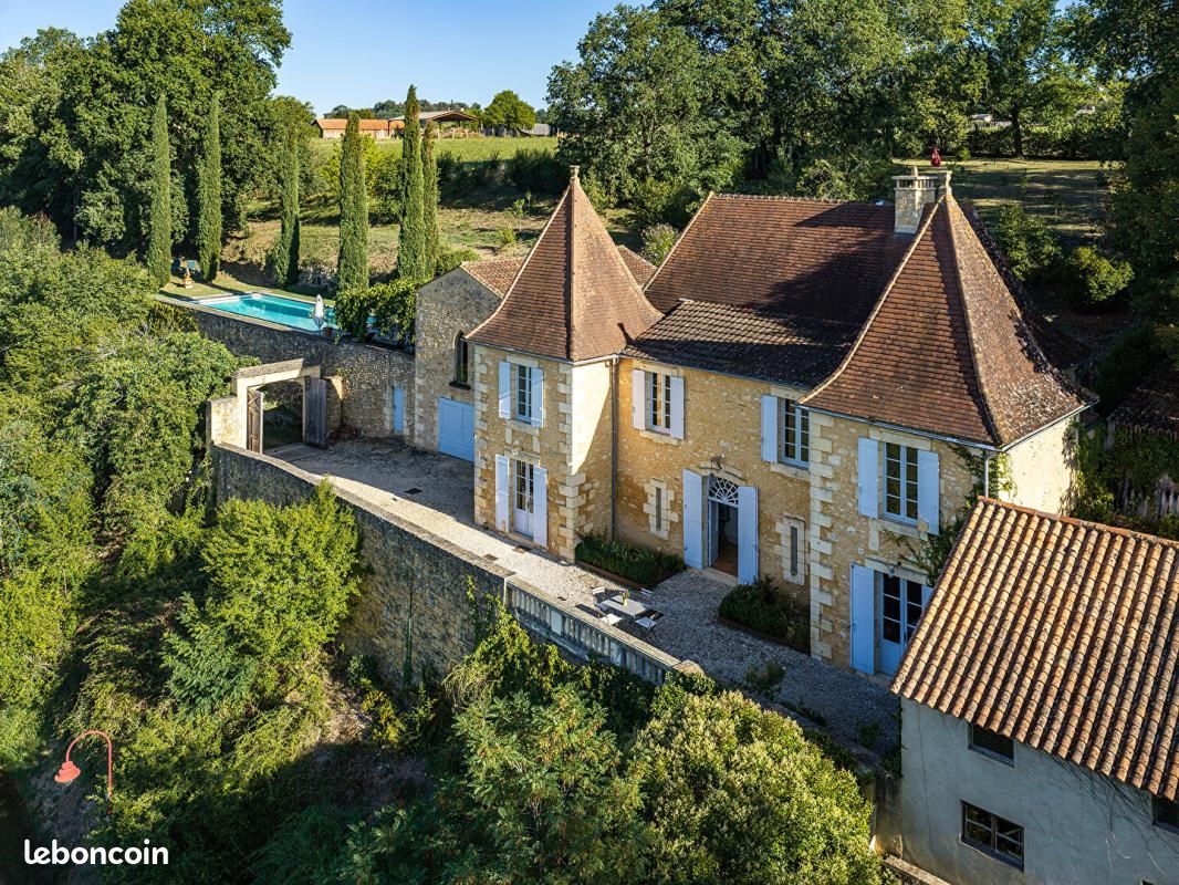 Maison 6 pièces 218 m² · à Coux Et Bigaroque-Mouzens · 218 m² · 892 500 €