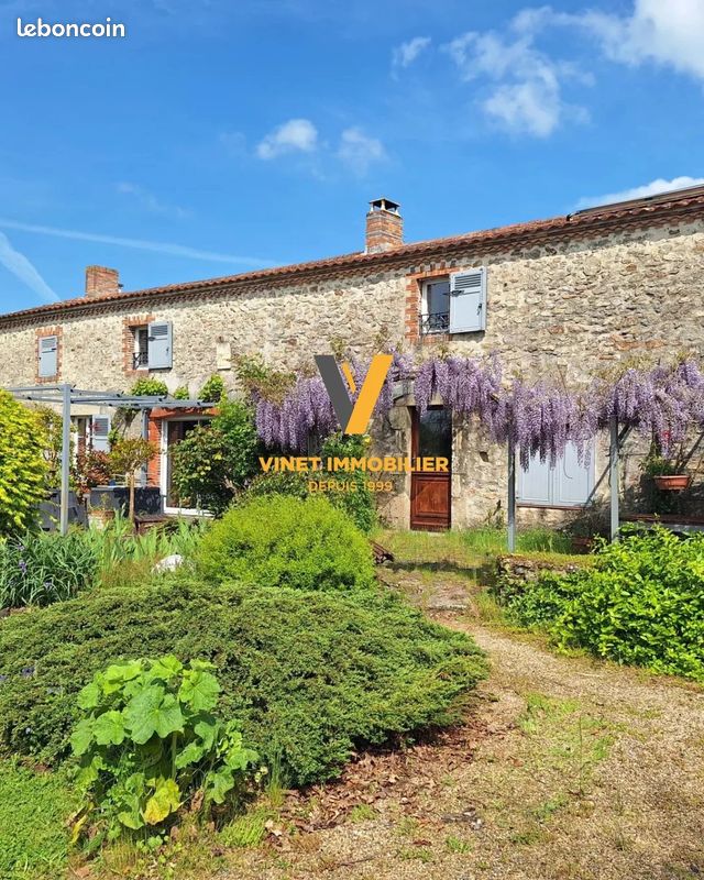 Maison 7 pièces 173 m² · à Montbert · 173 m² · 399 000 €