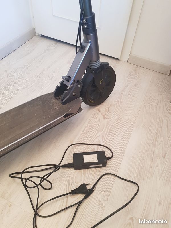 Trotinette électrique (image 3)