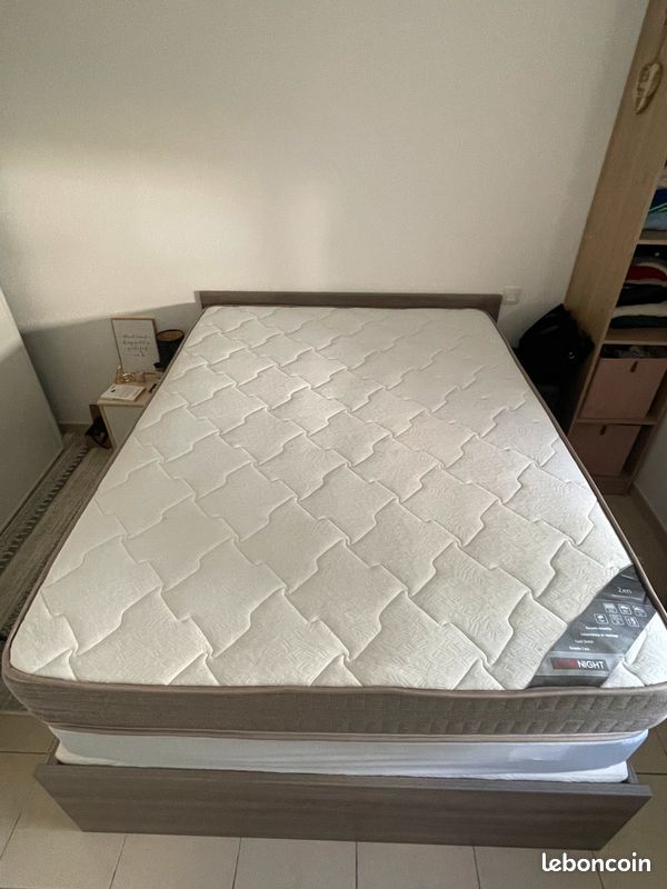 Matelas 140 x 190cm parfait état (image 1)