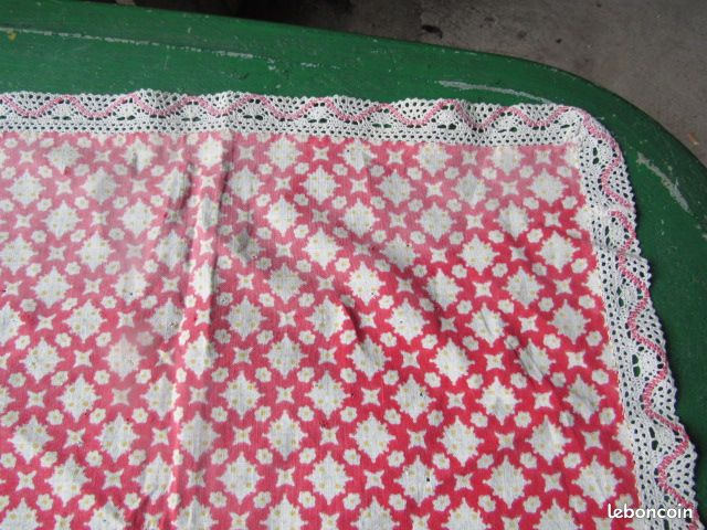 Petite Nappe avec Dentelle (image 4)