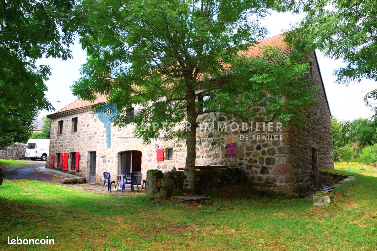 Maison 12 pièces 250 m² · à Usclades-Et-Rieutord · 250 m² · 372 000 €