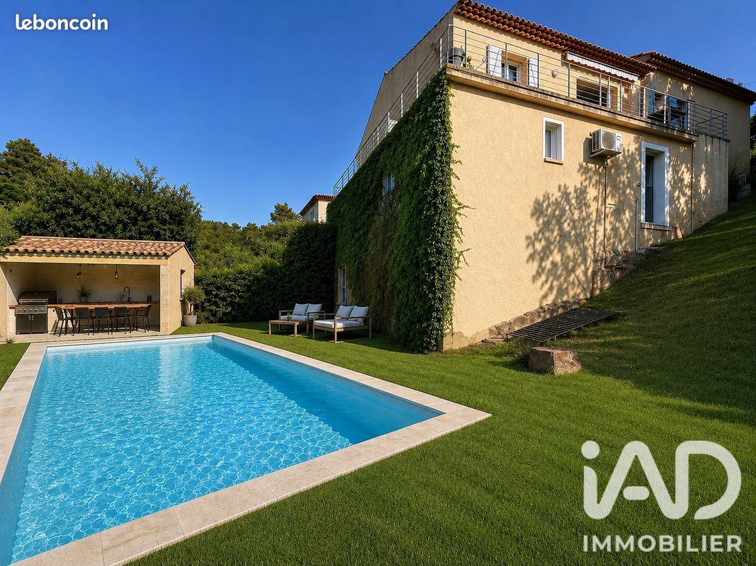 Maison 8 pièces 236 m² · à Taradeau · 236 m² · 629 000 €