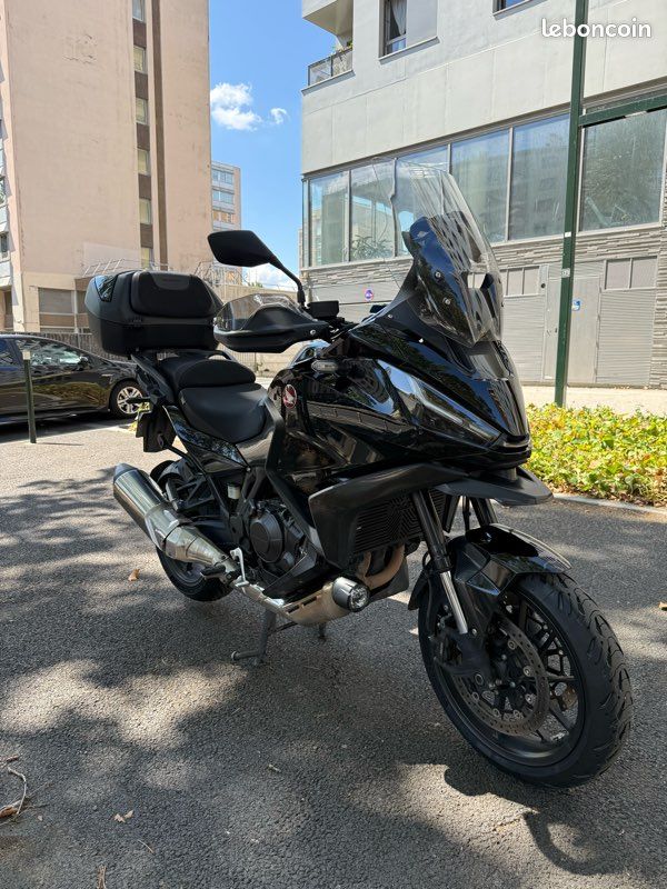 Honda NT1100 (image 1)