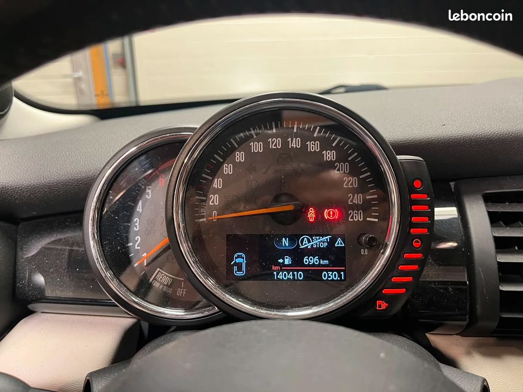 Mini MINI III Cooper D 1.5 116ch Pack Chili / Toit ouvrant / Sono Harman Kardon (image 27)