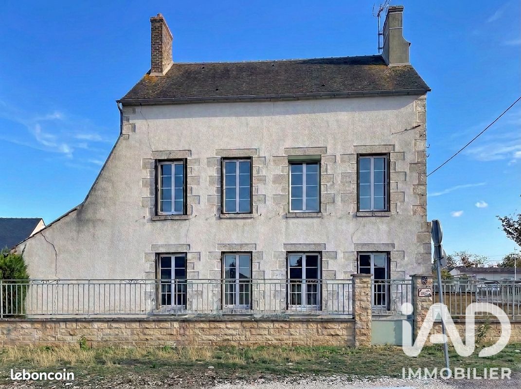 Maison 9 pièces 208 m² · à Ferrières-en-Gâtinais · 208 m² · 195 000 €