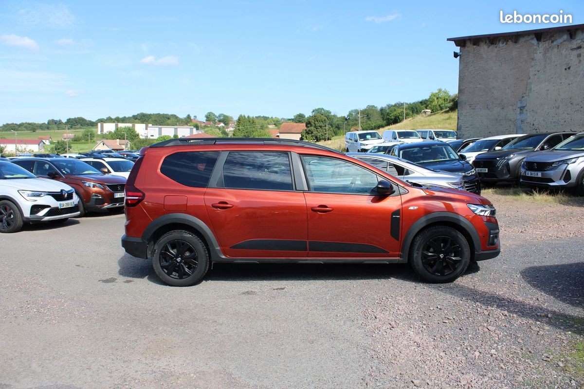 Dacia JOGGER TCE 100 CV ESS/GAZ EXTREME LIMITED EDITION CAMÉRA GRAND GPS 3D USB FULL LEDS BV6 (image 5)