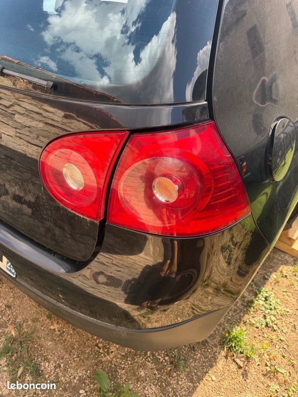 Toutes pièces golf 5 gti ou normal en 5 porte (image 1)