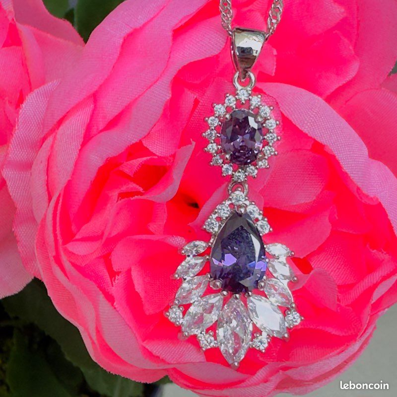 Boucles d'oreilles pendantes vintage cabochon violet