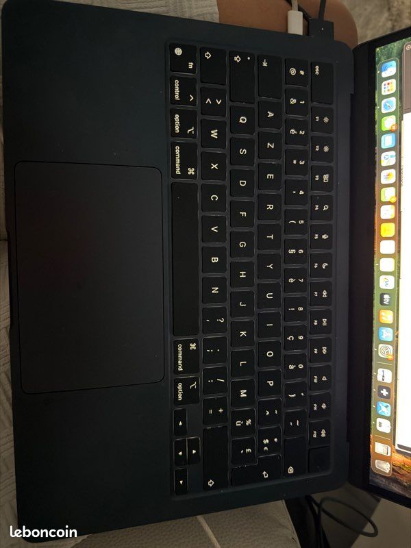 MacBook Air 13.6 (2022) (image 3)