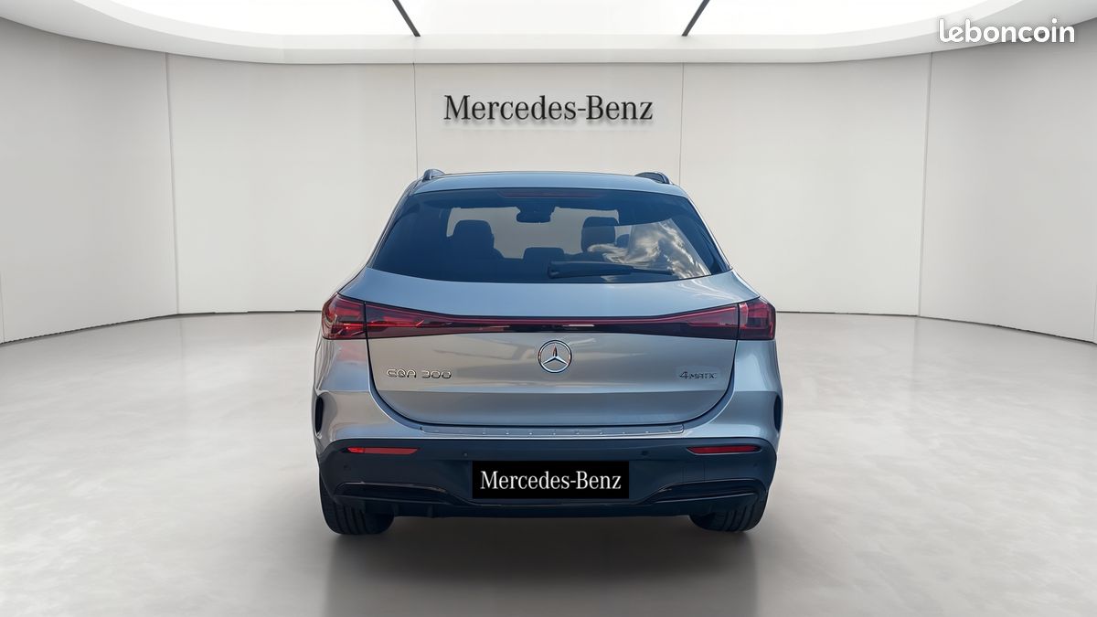 MERCEDES EQA 300 4Matic Business Edition Executive (image 4)